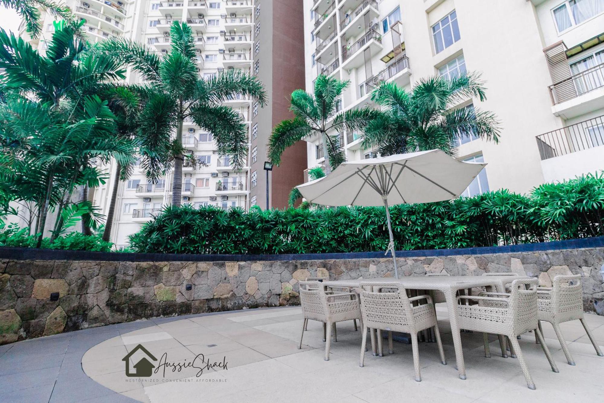 Aussie Shack - 2Br Modern Condo With Skyline View Манила Экстерьер фото